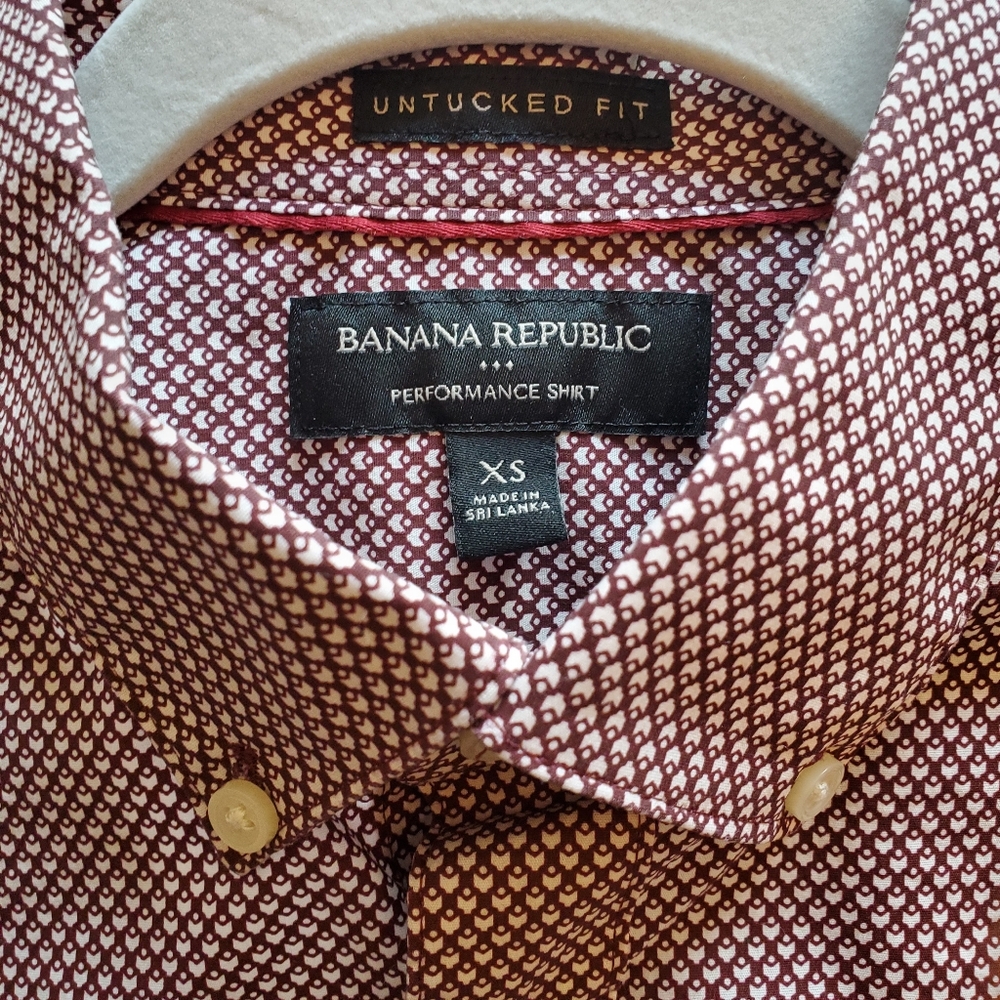 SOLD - Banana Republic Red Performance Button-Down with Geometric Pattern (XS